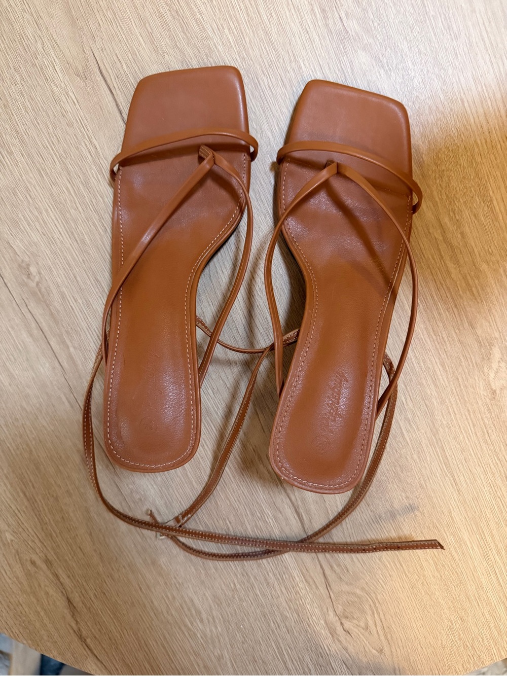 Women’s Strappy Square-Toe Sandals in Cognac